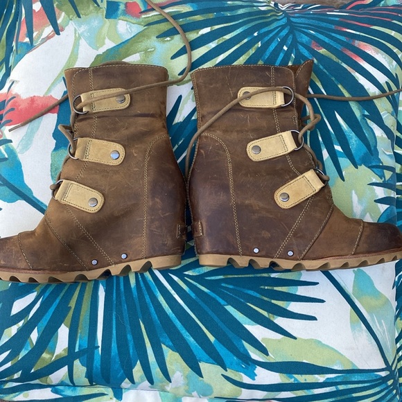 SOREL wedge boots. Tan. Size 6 US - Picture 8 of 8